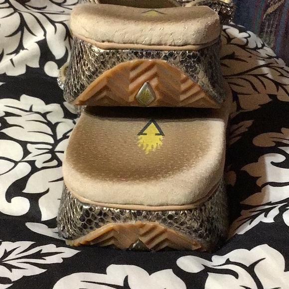 VOLATILE SANDALS - Picture 3 of 9